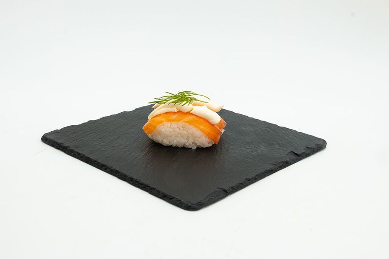 13 - Sushi saumon fumé aneth x2 EN BAISSE